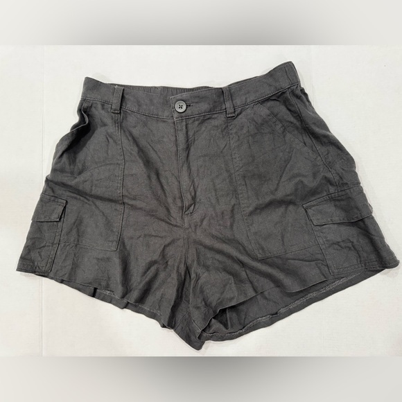 Hollister Pants - 3 for $10 Hollister Ultra High-Rise Soft Short Gray Medium Pockets Grey